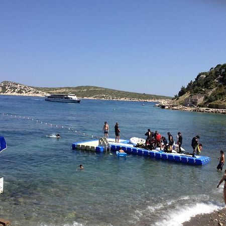 Number One Apart Hotel Karaburun  Exterior photo