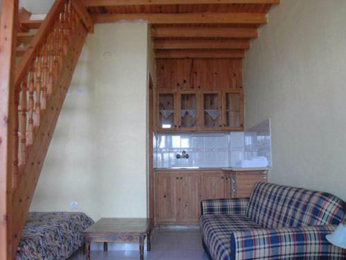Number One Apart Hotel Karaburun  Room photo