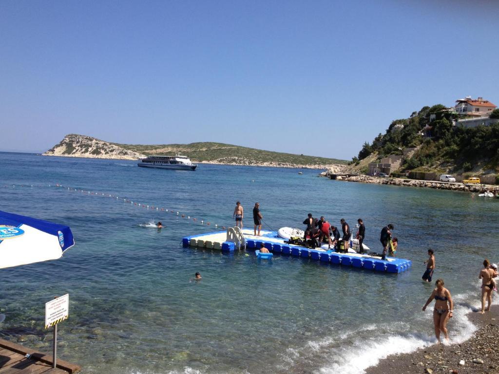 Number One Apart Hotel Karaburun  Exterior photo